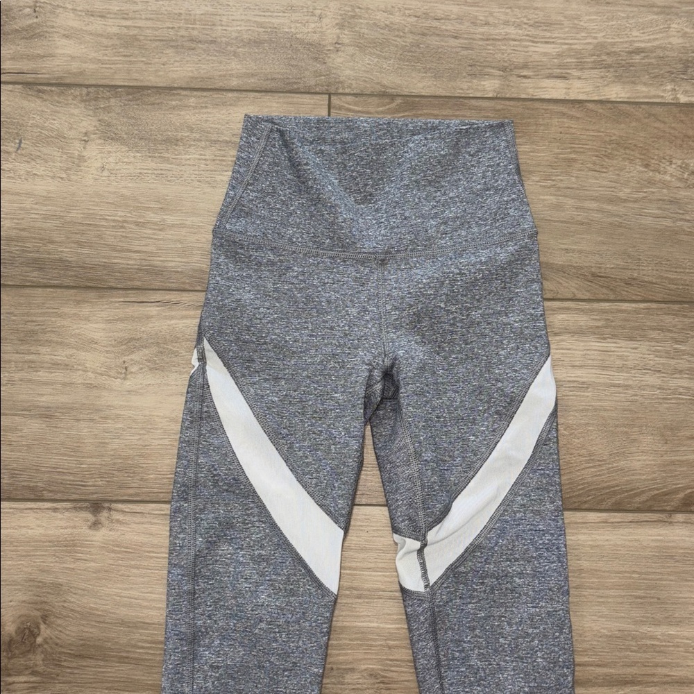 NWOT Aerie Gray and White High-Waisted Leggings Size xxsmall - Picture 2 of 5